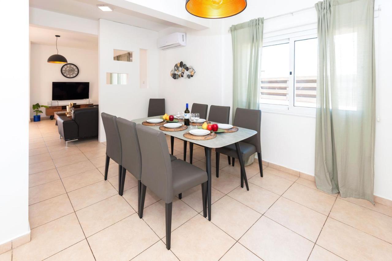 Villa White Star - 100M From Serena Beach Protarász Kültér fotó