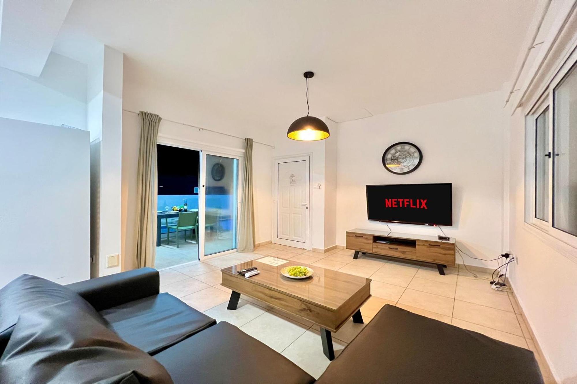 Villa White Star - 100M From Serena Beach Protarász Kültér fotó